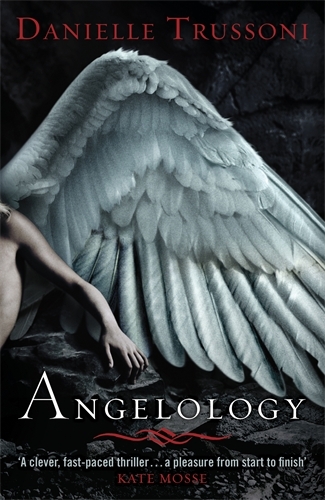 Book cover of Angelology by Danielle Trussoni