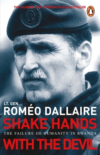 Book cover of Shake Hands With The Devil by Romeo Dallaire