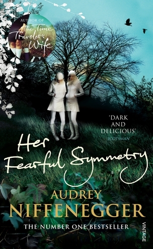 Book cover of Her Fearful Symmetry by Audrey Niffenegger