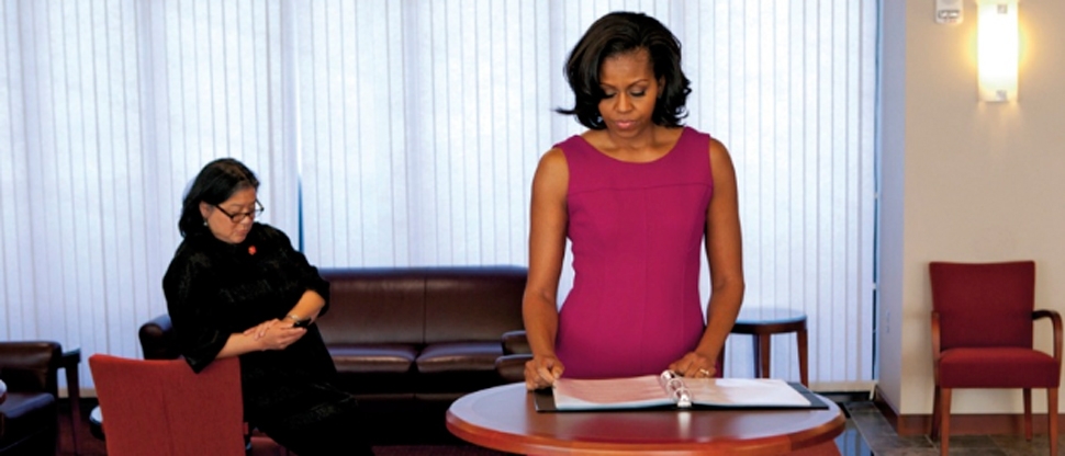 A look inside the first pages of Becoming by Michelle Obama