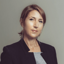 Photo of author Lisa Jewell