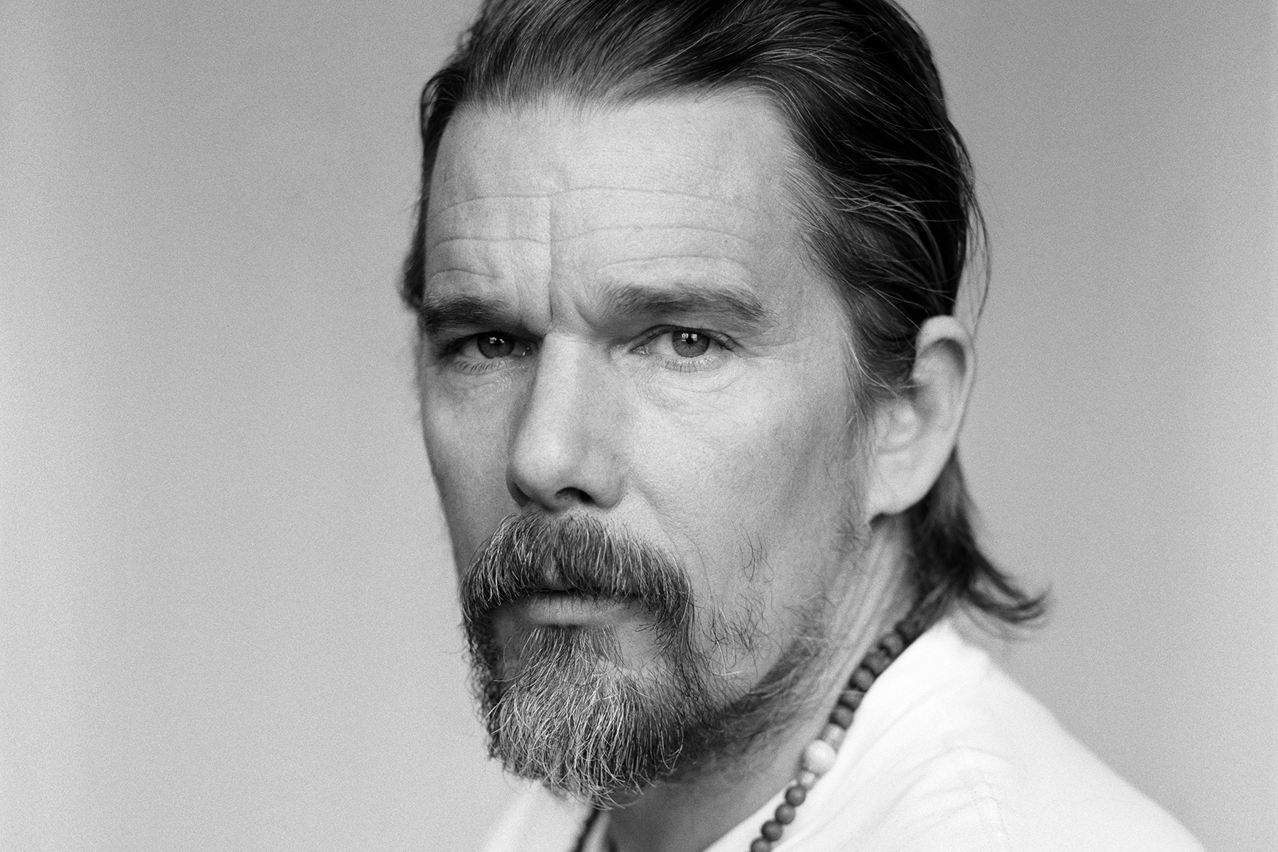 /content/dam/prh/articles/adults/2021/january/EthanHawke_1800x1200.jpg